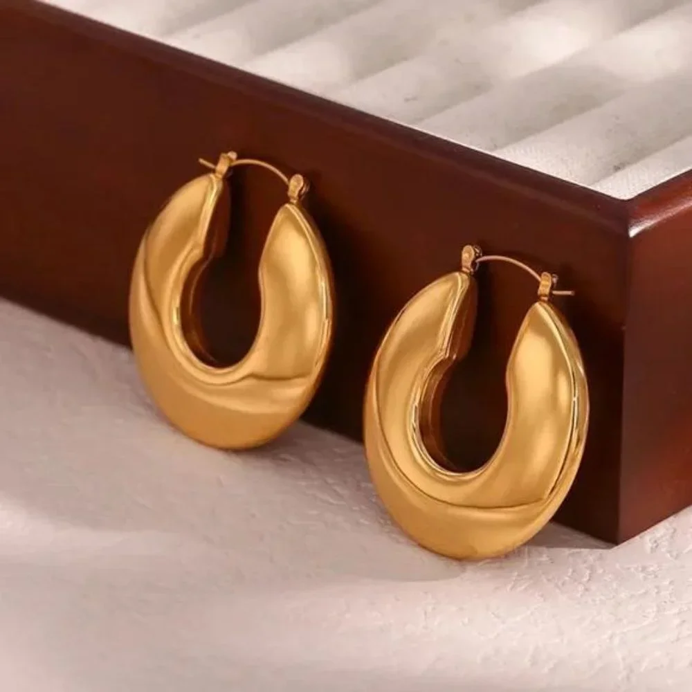 NEW 18K GOLD HOLLOW HOOP EARRINGS, NICE EARRINGS, CUTE EARRINGS - Picture 4 of 7